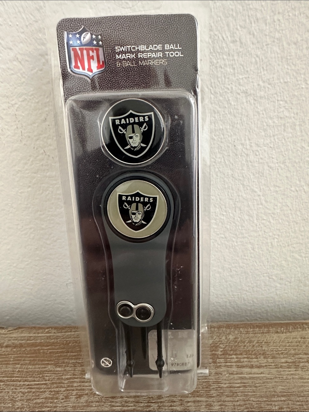 NFL Raiders Black Switchblade Ball Repair Tool with Team Markers - Picture 1 of 2
